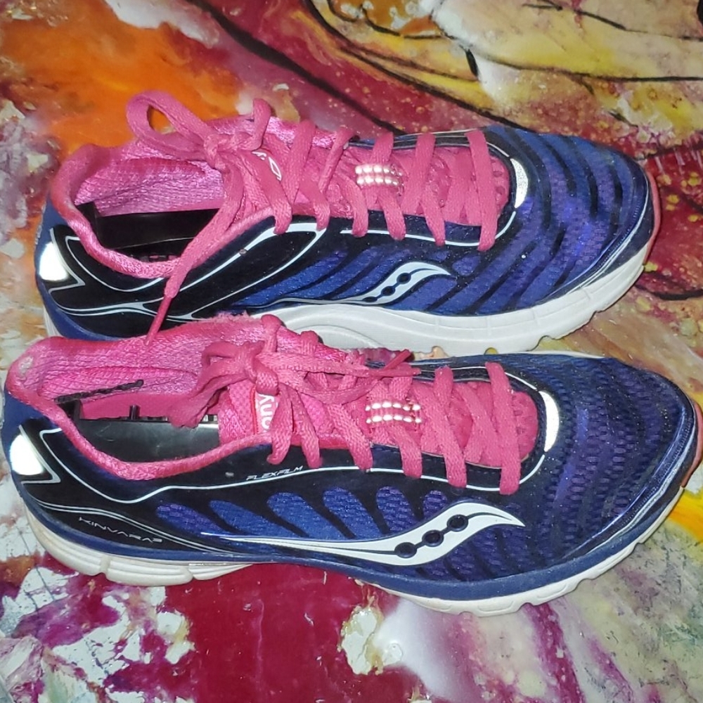 Saucony womens running shoe